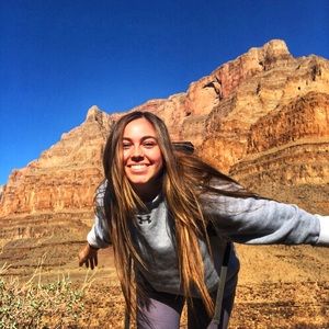 Meet your Posher, Vanessa